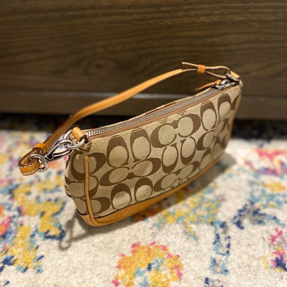 Coach mini bag. - Picture 4 of 4